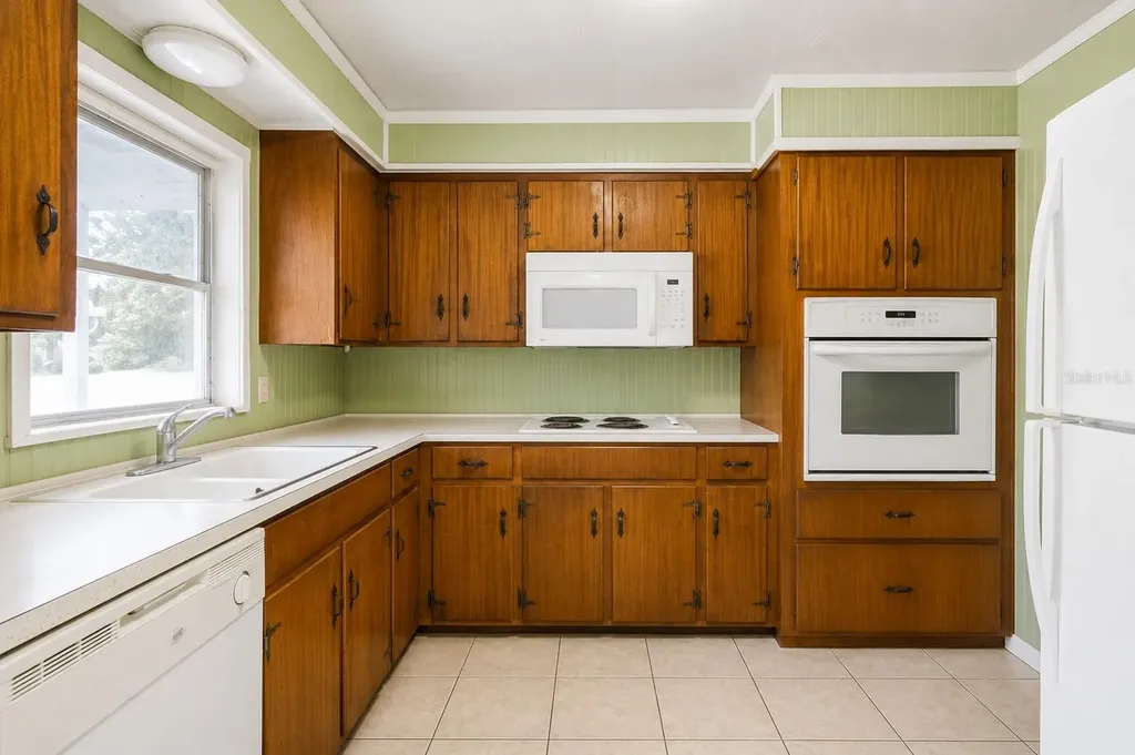1400 Spartan Avenue Leesburg FL 34748