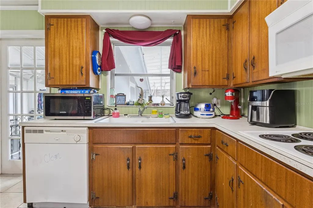 1400 Spartan Avenue Leesburg FL 34748