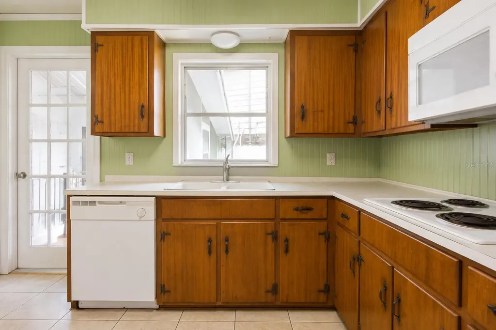 1400 Spartan Avenue Leesburg FL 34748