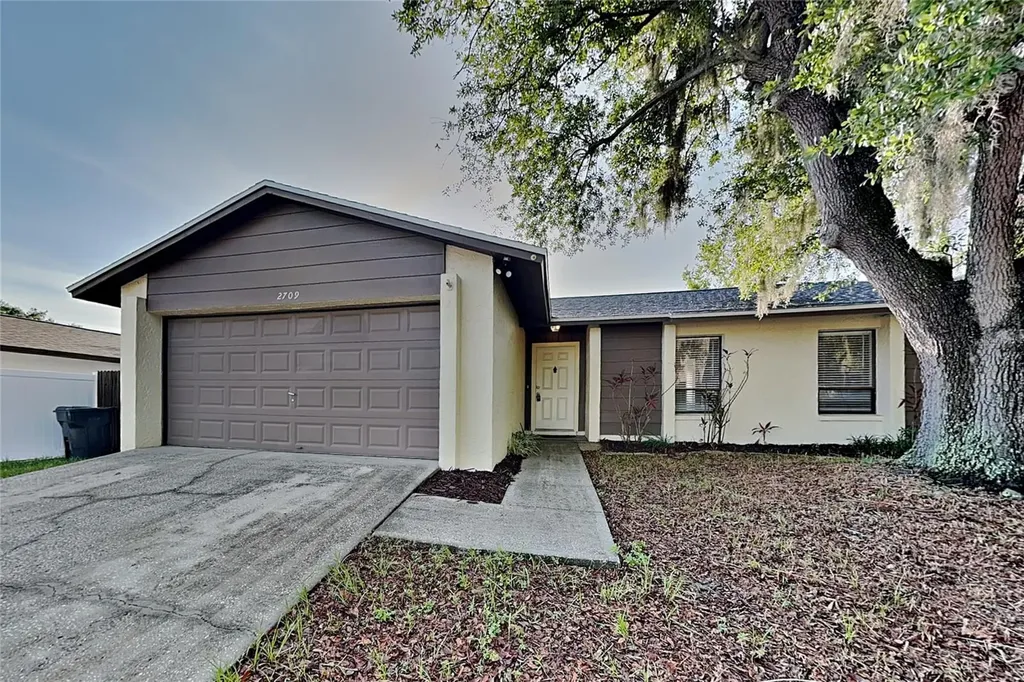2709 Manor Hill Drive Brandon FL 33511