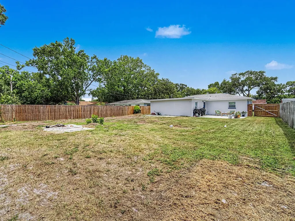 3029 Pine Tree Avenue Largo FL 33771