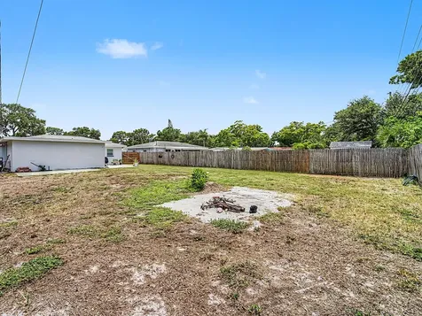3029 Pine Tree Avenue Largo FL 33771