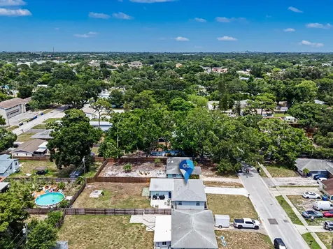 3029 Pine Tree Avenue Largo FL 33771