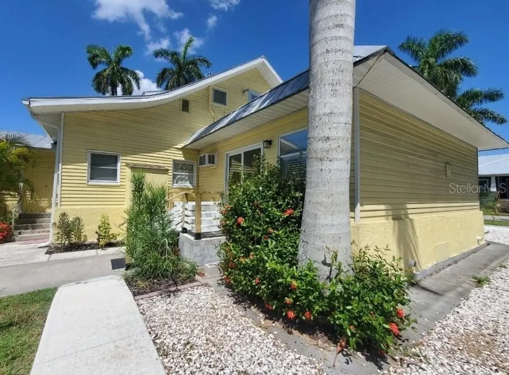 461 W Marion Avenue Punta Gorda FL 33950