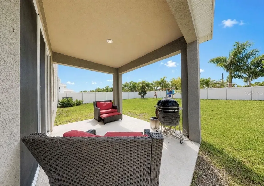 172 Mangrove Manor Drive Apollo Beach FL 33572