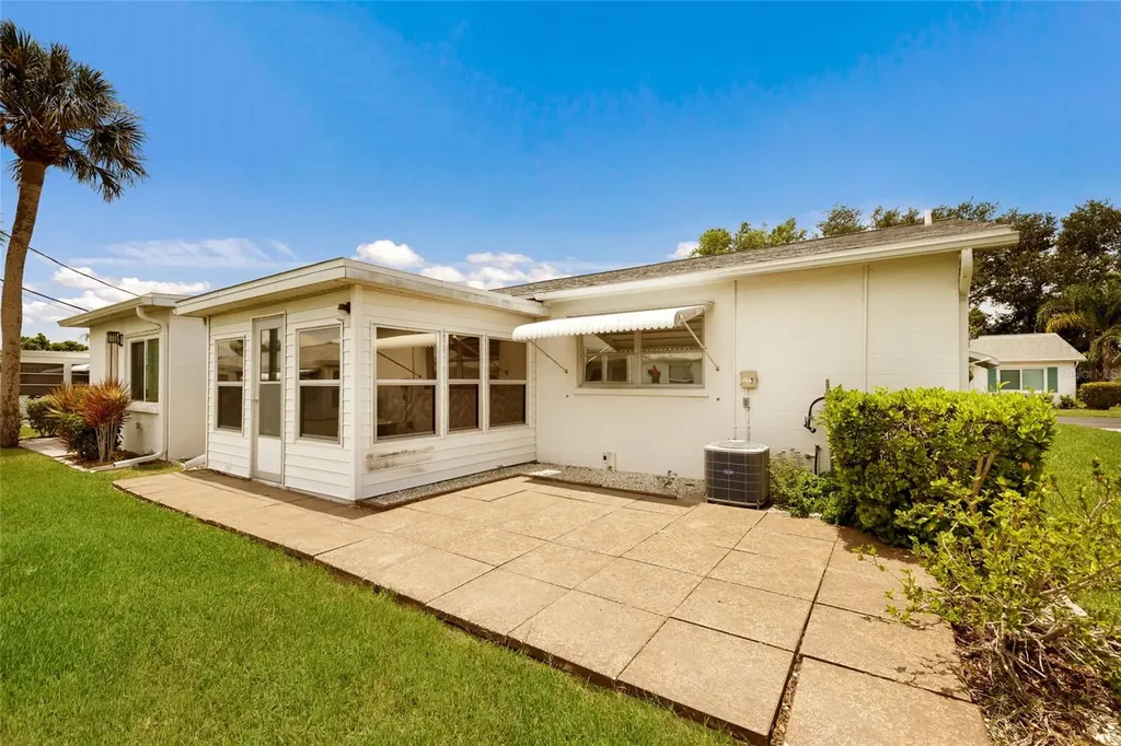 5994 Hibiscus Drive Bradenton FL 34207