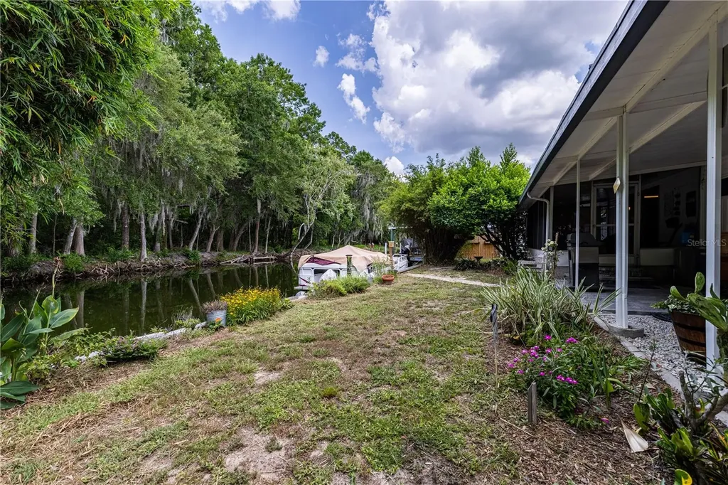 1136 Rue De Dore Tavares FL 32778