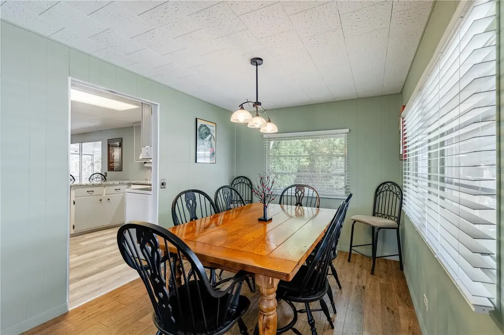 1136 Rue De Dore Tavares FL 32778