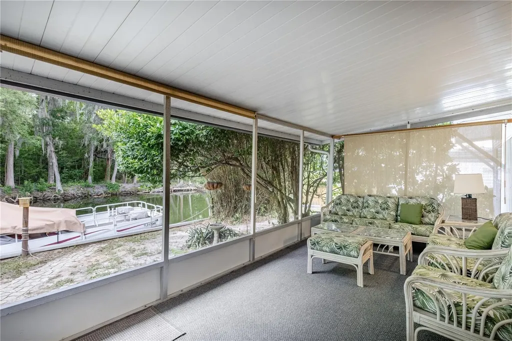 1136 Rue De Dore Tavares FL 32778