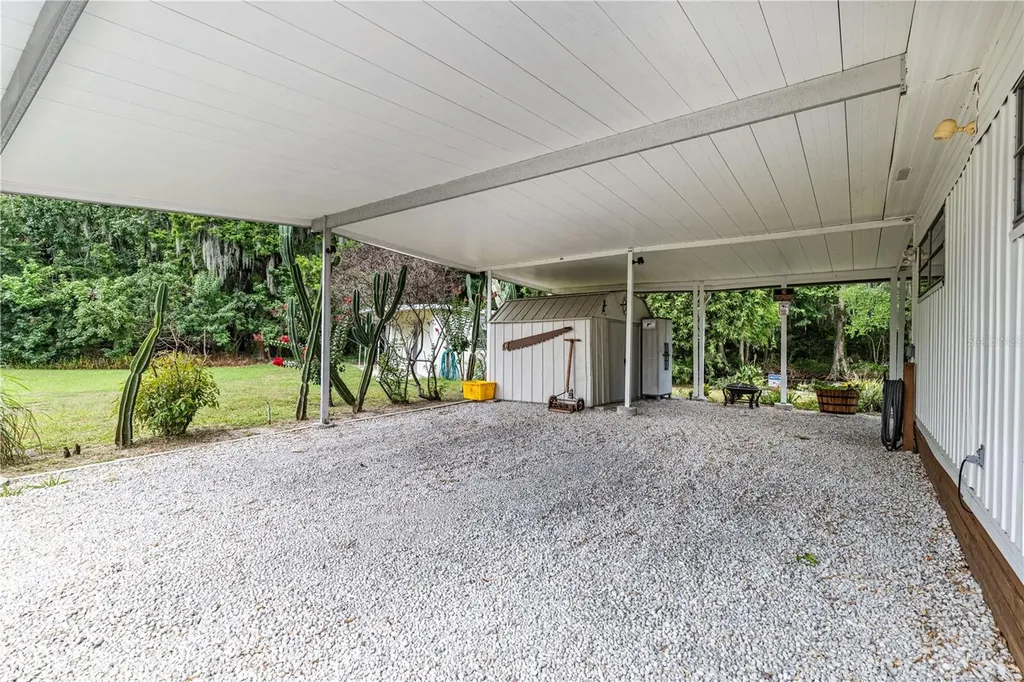 1136 Rue De Dore Tavares FL 32778