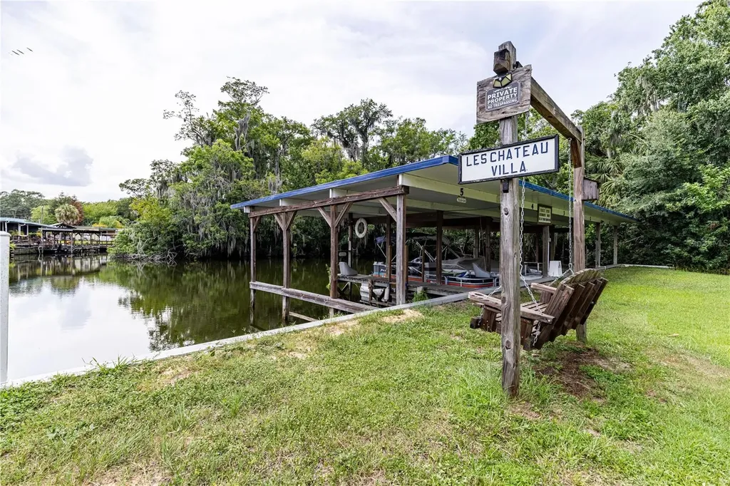 1136 Rue De Dore Tavares FL 32778