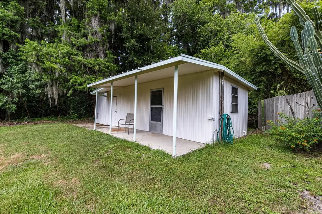 1136 Rue De Dore Tavares FL 32778