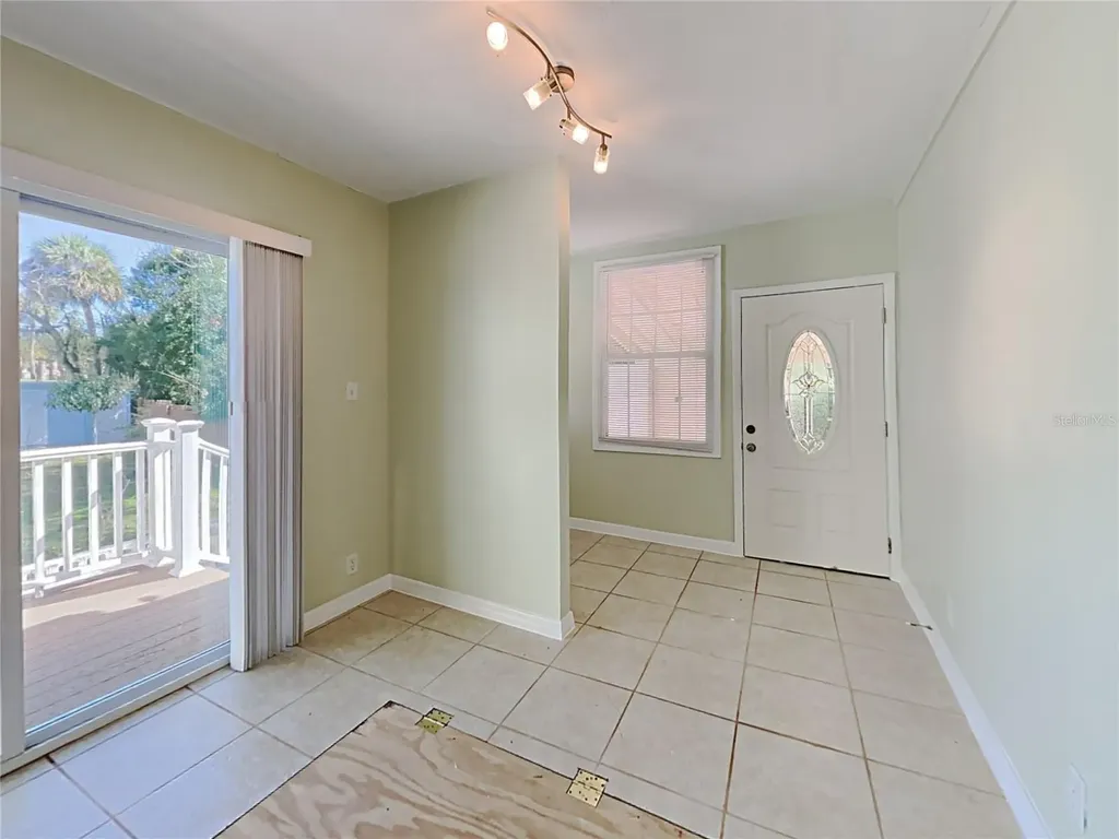 628 N Halifax Avenue Daytona Beach FL 32118