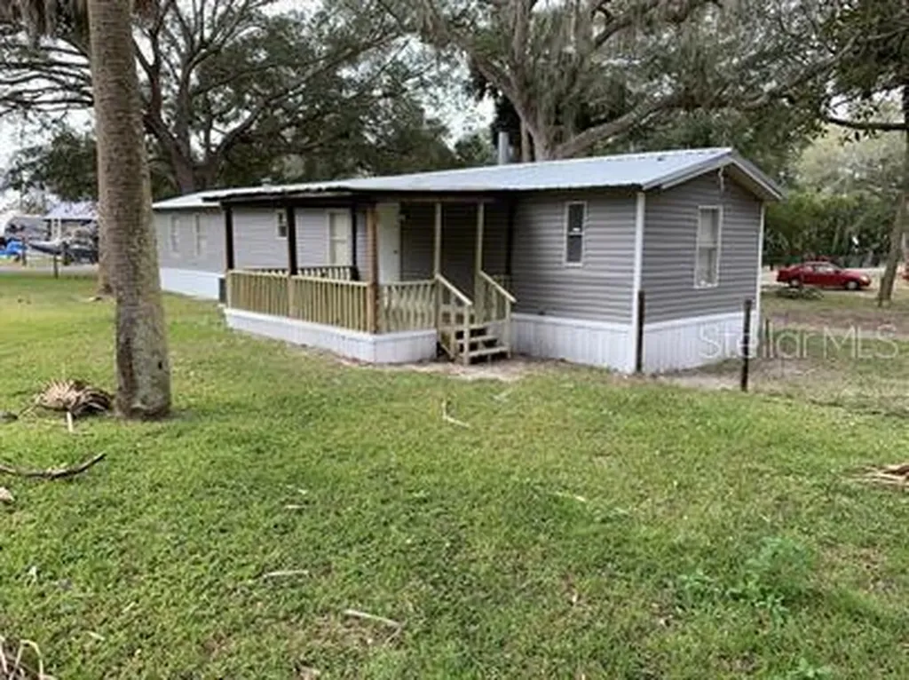 7032 SE 170th Avenue Road Ocklawaha FL 32179