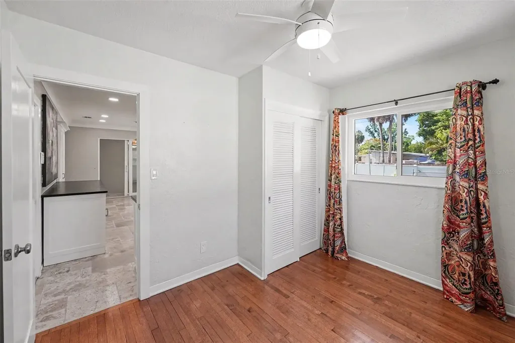 4660 22nd Avenue S St Petersburg FL 33711