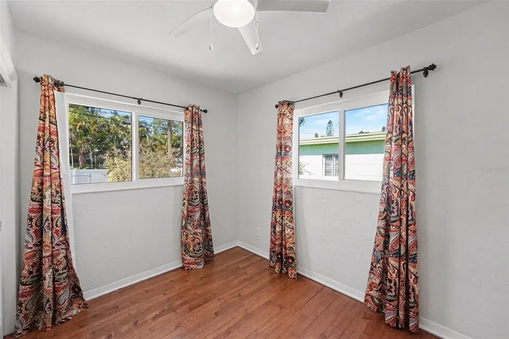 4660 22nd Avenue S St Petersburg FL 33711