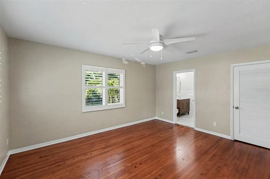 4660 22nd Avenue S St Petersburg FL 33711
