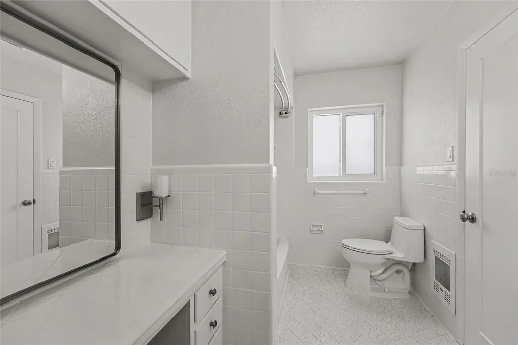 4660 22nd Avenue S St Petersburg FL 33711