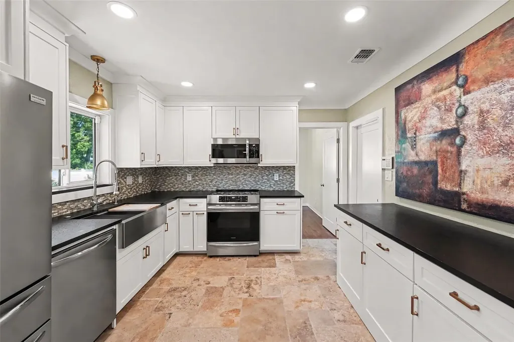 4660 22nd Avenue S St Petersburg FL 33711