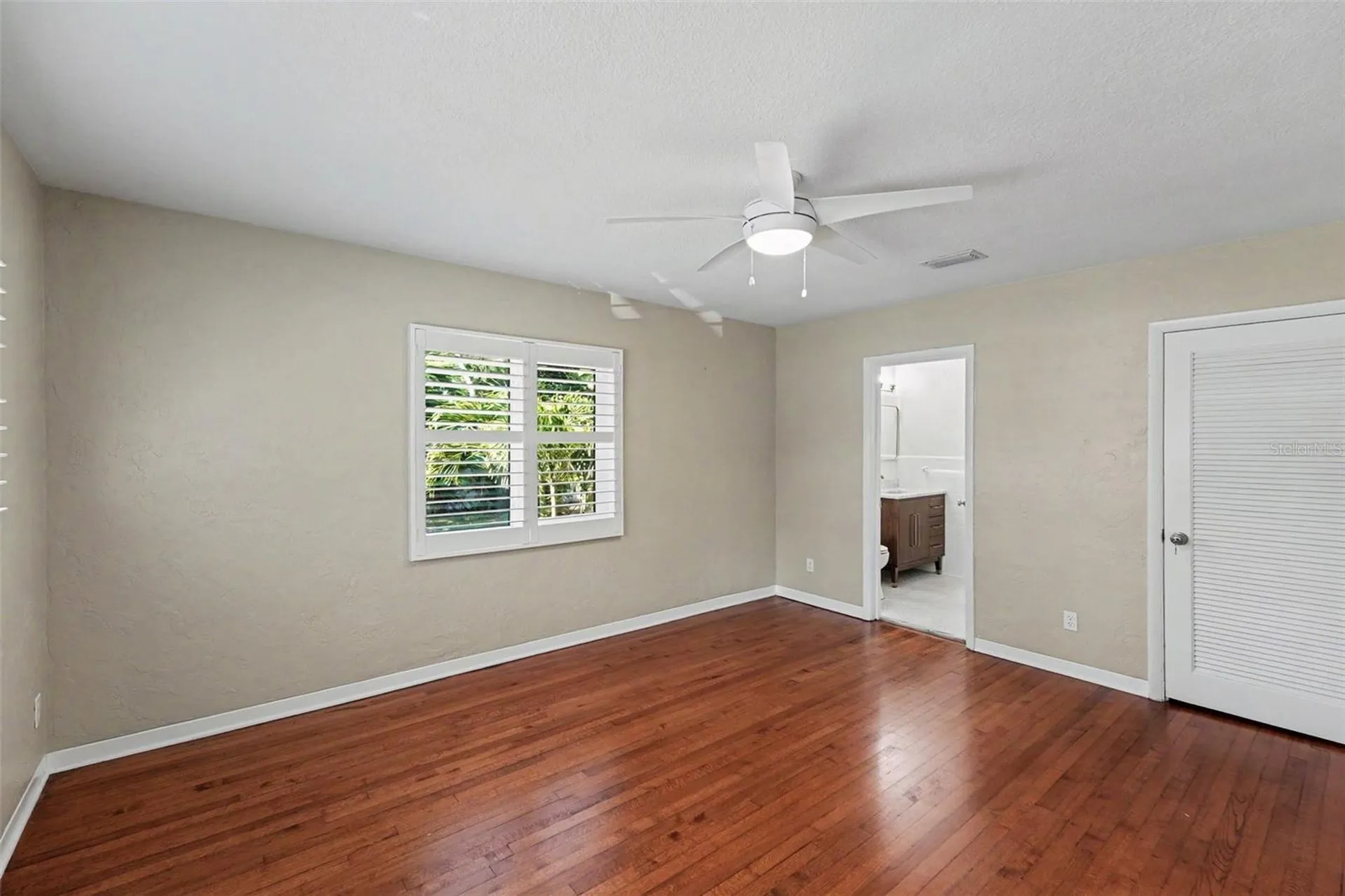 4660 22nd Avenue S St Petersburg FL 33711