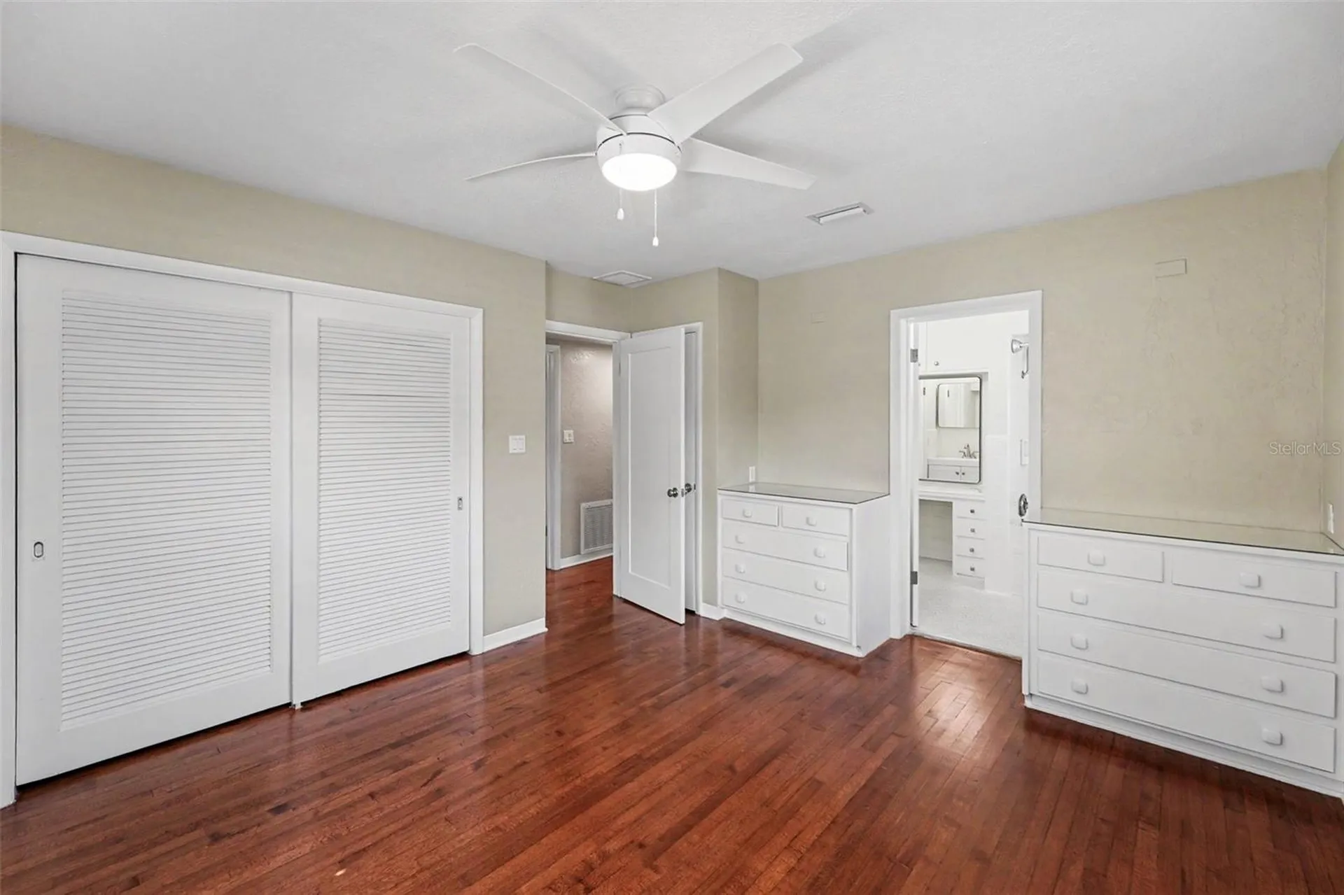 4660 22nd Avenue S St Petersburg FL 33711