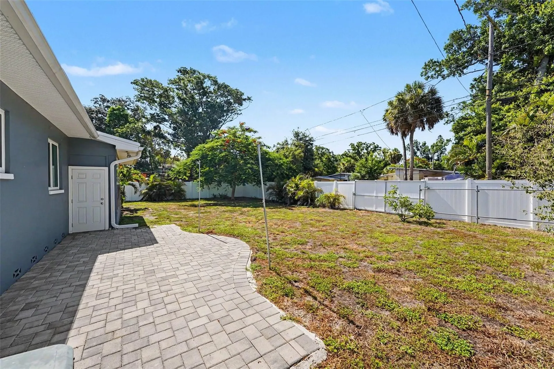 4660 22nd Avenue S St Petersburg FL 33711