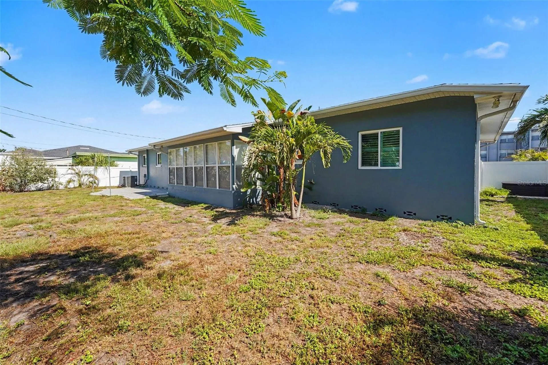 4660 22nd Avenue S St Petersburg FL 33711