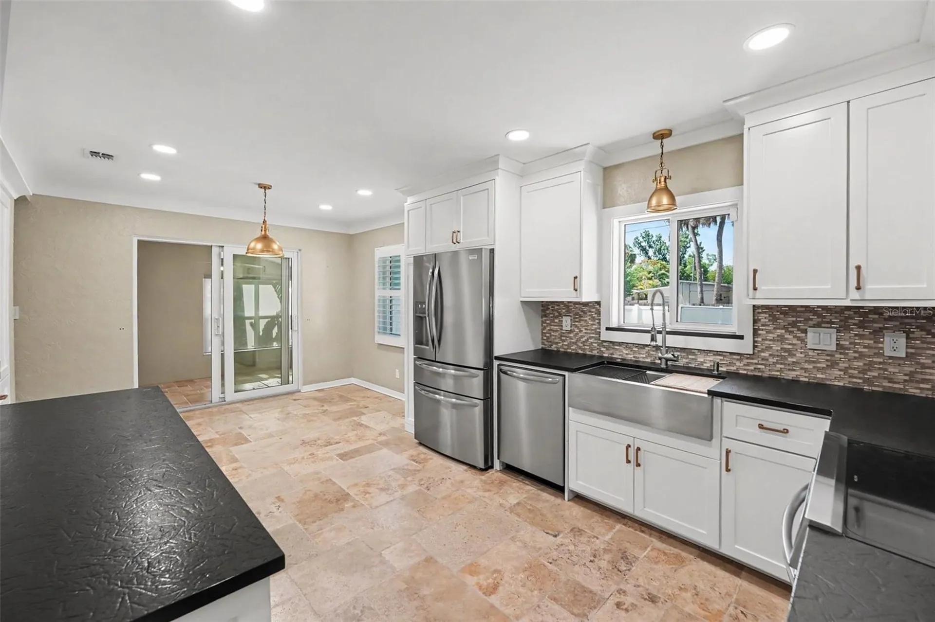 4660 22nd Avenue S St Petersburg FL 33711