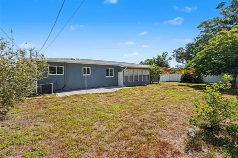 4660 22nd Avenue S St Petersburg FL 33711
