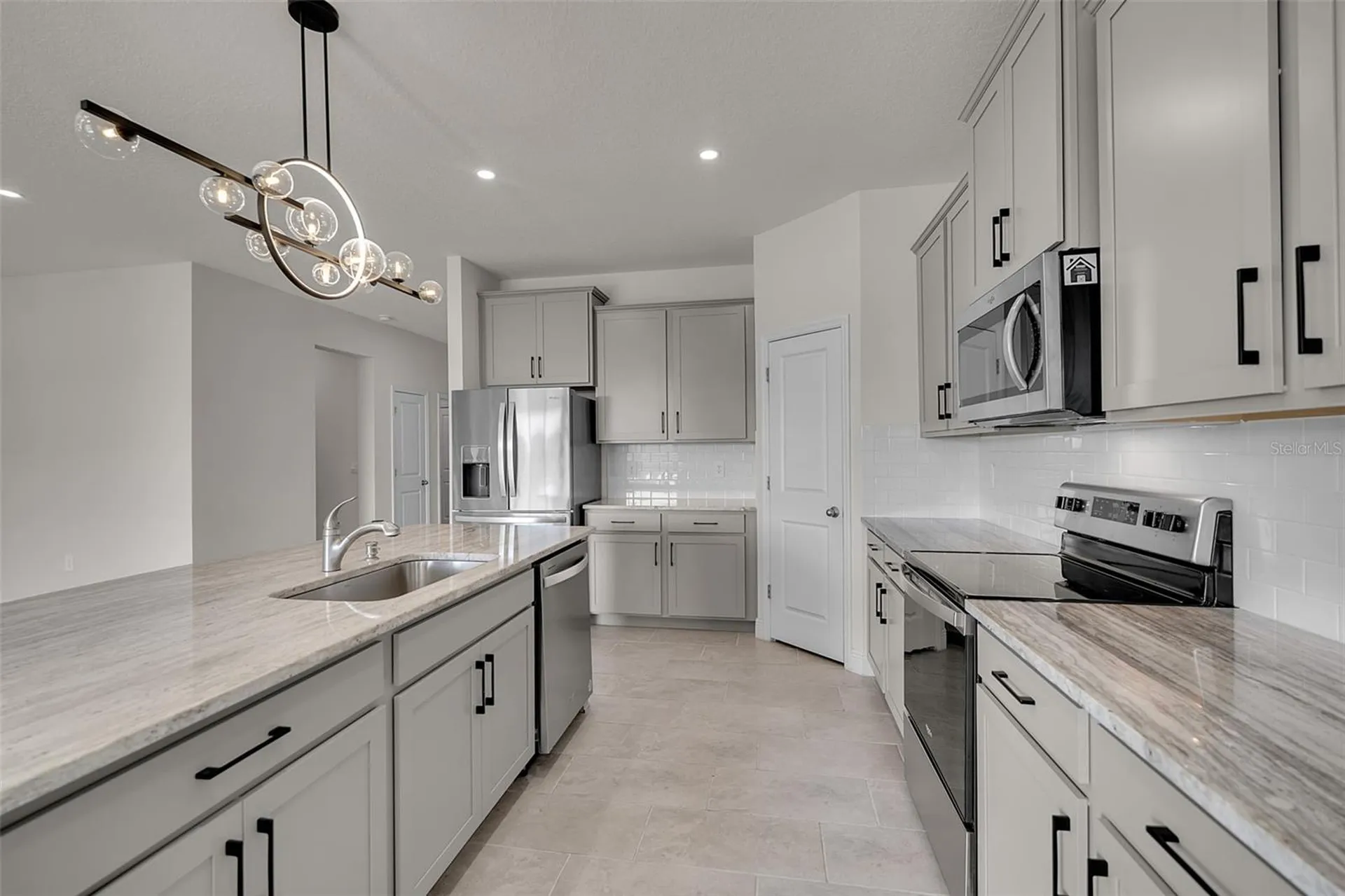 17821 Cantarina Cove Bradenton FL 34211