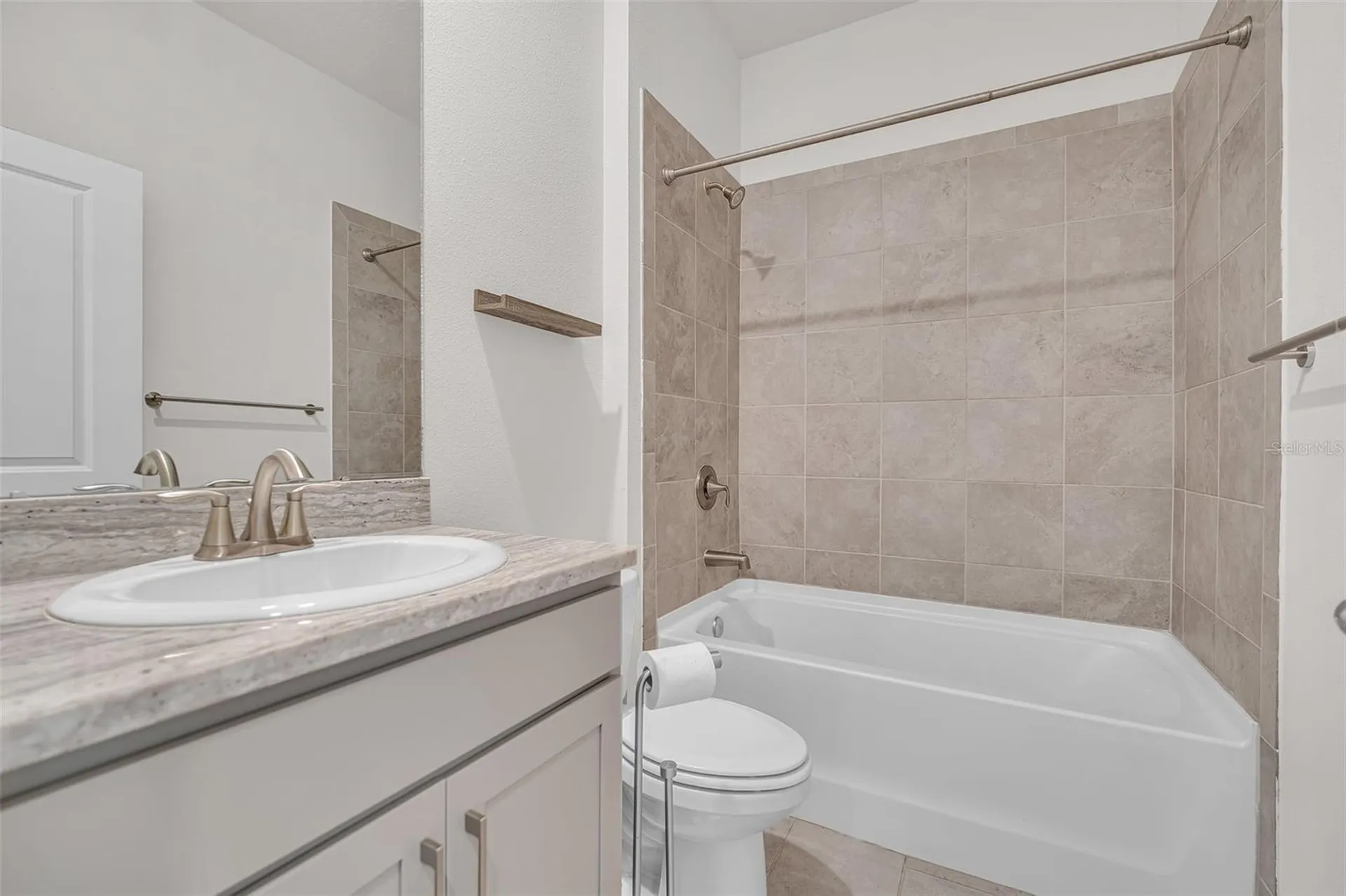 17821 Cantarina Cove Bradenton FL 34211