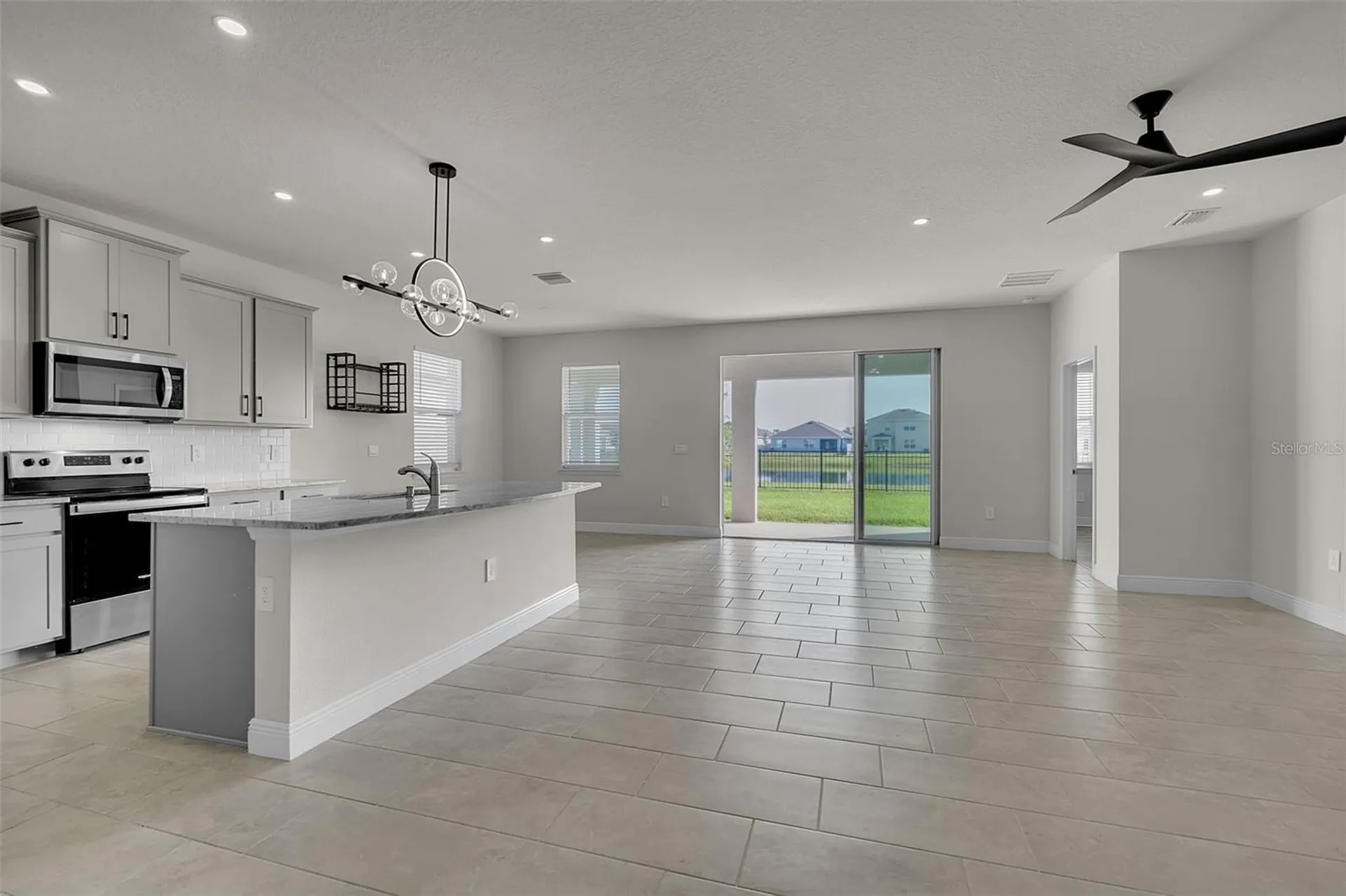 17821 Cantarina Cove Bradenton FL 34211