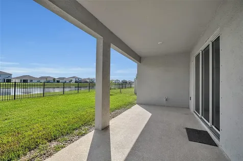 17821 Cantarina Cove Bradenton FL 34211