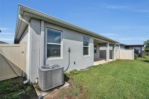 17821 Cantarina Cove Bradenton FL 34211