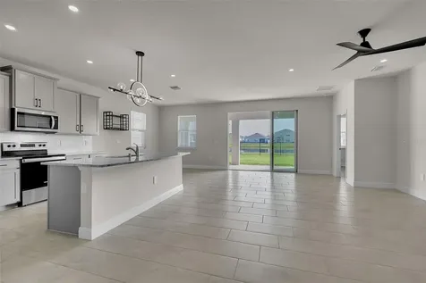 17821 Cantarina Cove Bradenton FL 34211