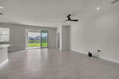 17821 Cantarina Cove Bradenton FL 34211