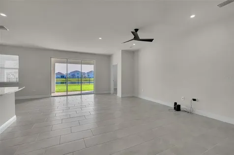 17821 Cantarina Cove Bradenton FL 34211