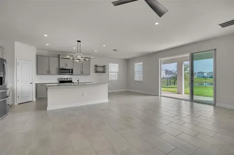 17821 Cantarina Cove Bradenton FL 34211