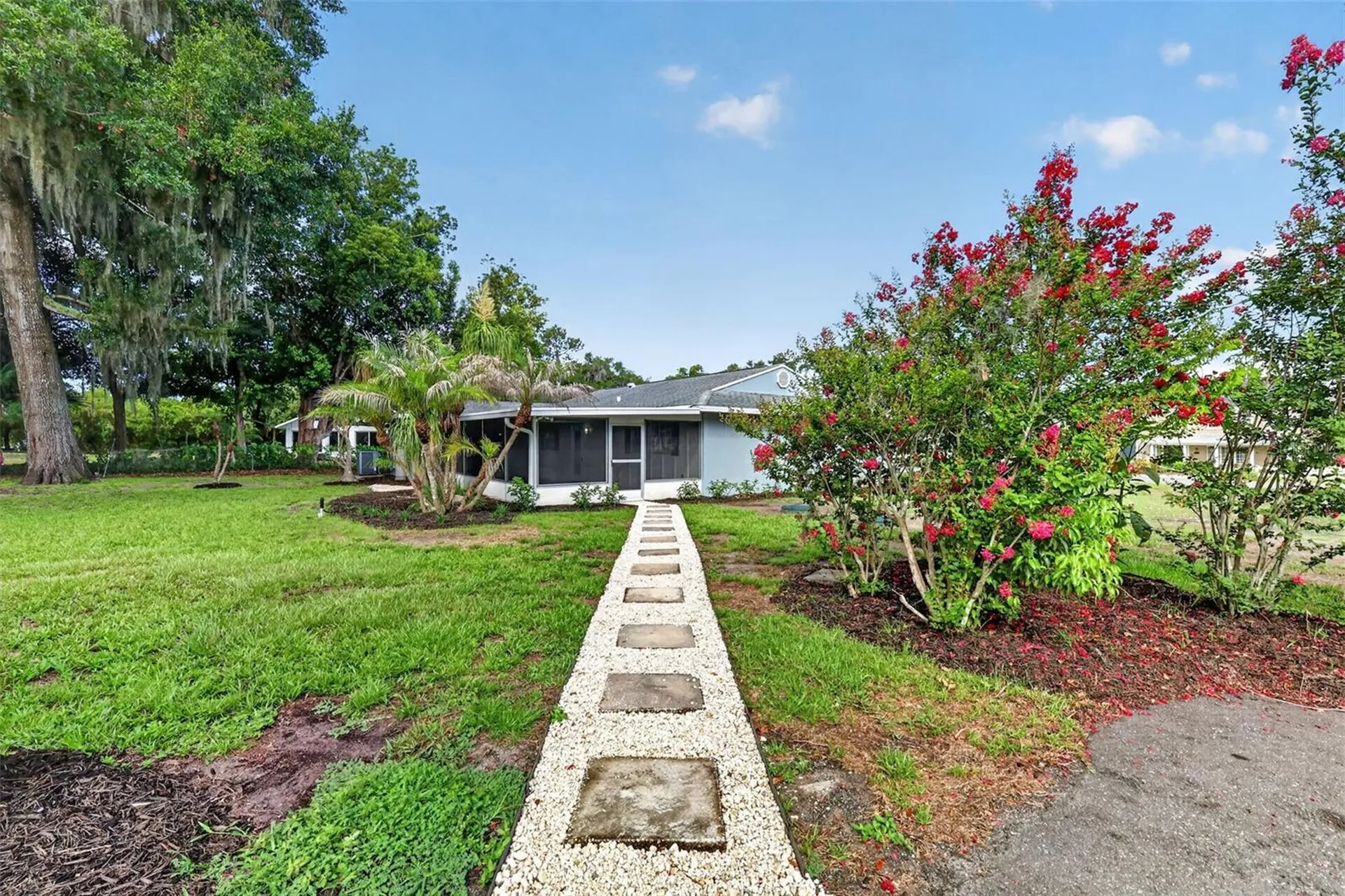 33350 E Lake Joanna Drive Eustis FL 32736