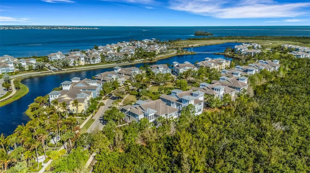 289 Sapphire Lake Drive Bradenton FL 34209
