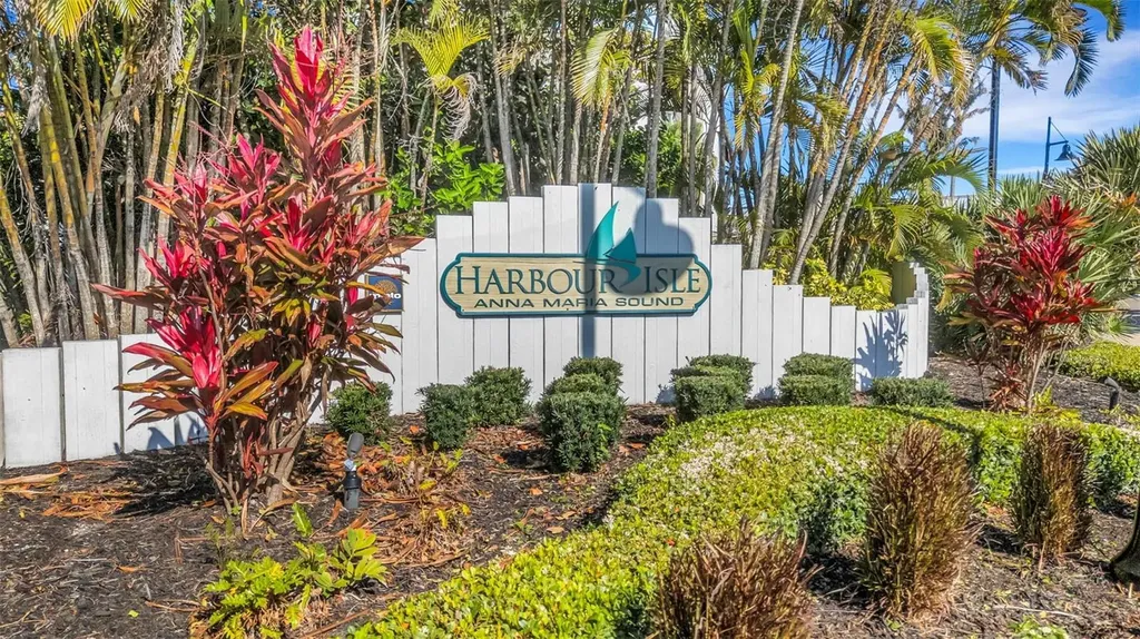 289 Sapphire Lake Drive Bradenton FL 34209