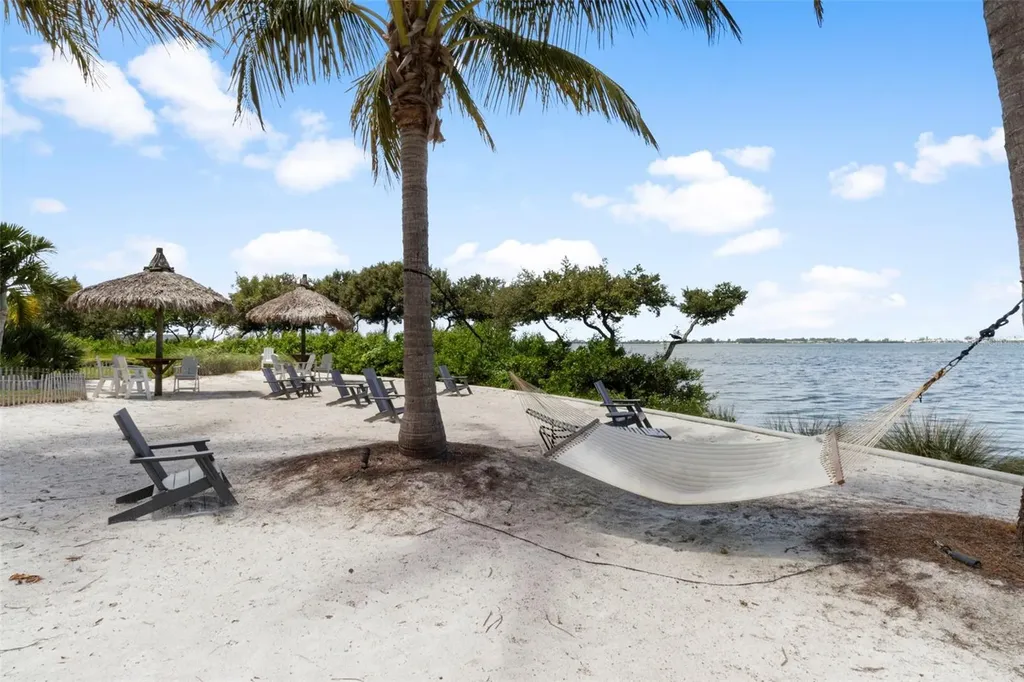 289 Sapphire Lake Drive Bradenton FL 34209