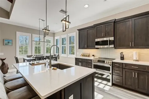 289 Sapphire Lake Drive Bradenton FL 34209