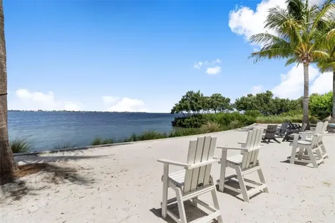 289 Sapphire Lake Drive Bradenton FL 34209