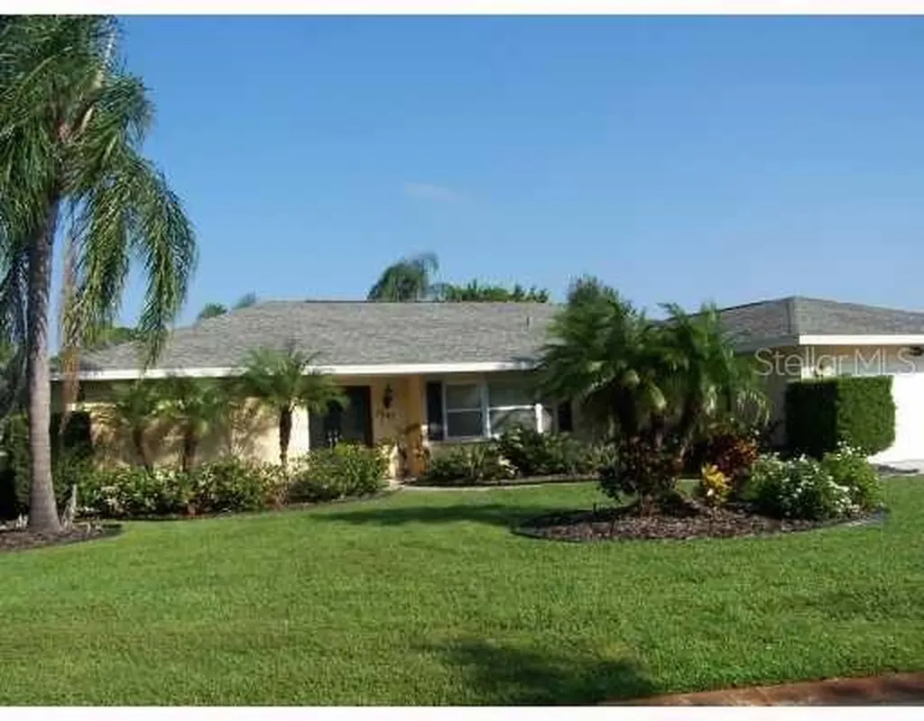 3947 De Foe Square Sarasota FL 34241