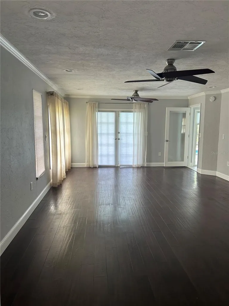 3947 De Foe Square Sarasota FL 34241