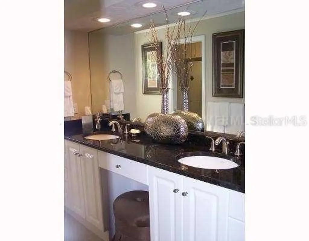 3947 De Foe Square Sarasota FL 34241
