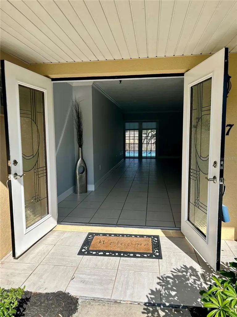3947 De Foe Square Sarasota FL 34241