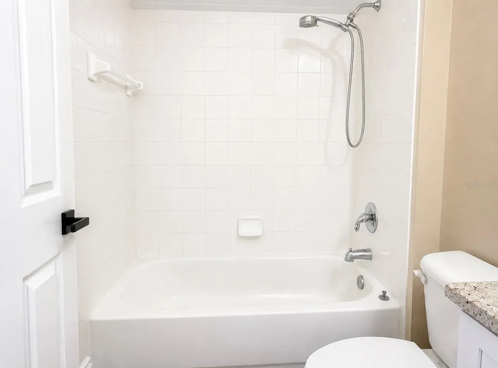 6801 Cambridge Park Drive Apollo Beach FL 33572