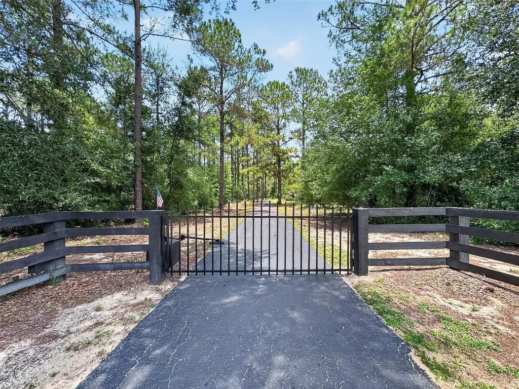 22625 Lake Seneca Road Eustis FL 32736